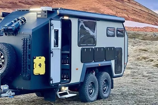 Design Advantages of a 15ft Hybrid Caravan for Remote Camping Trips
