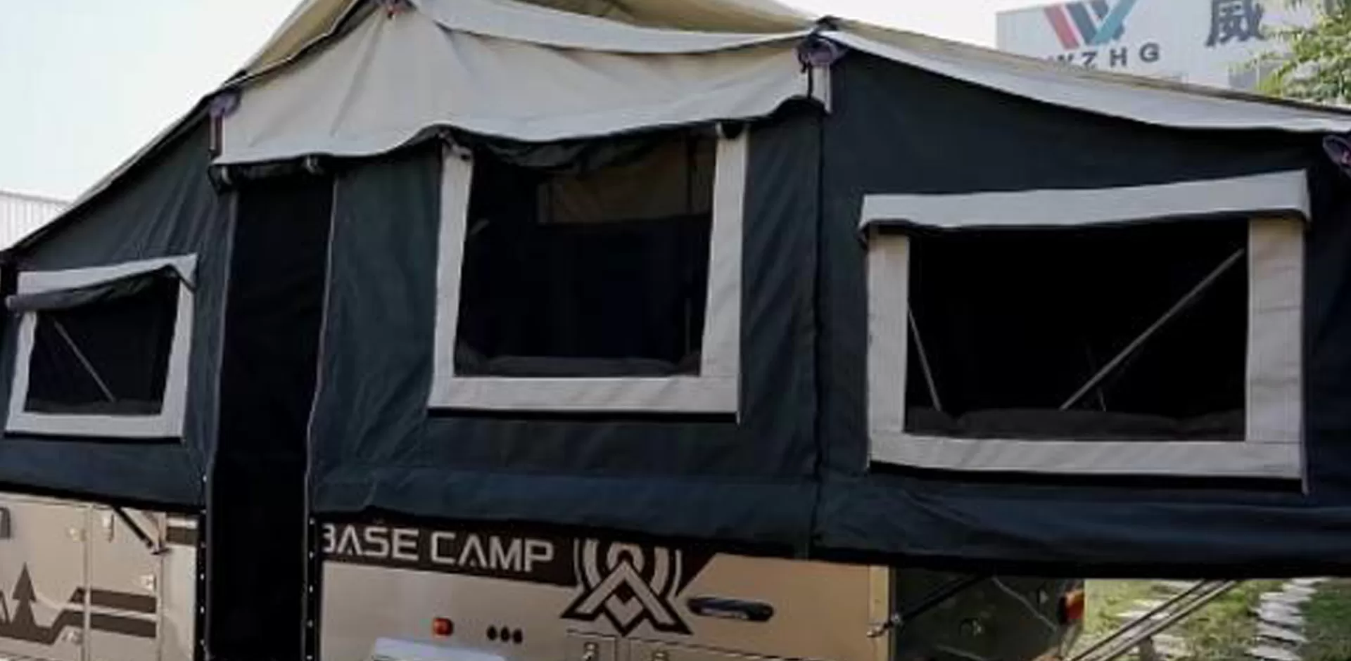 PC B2 pop up camper