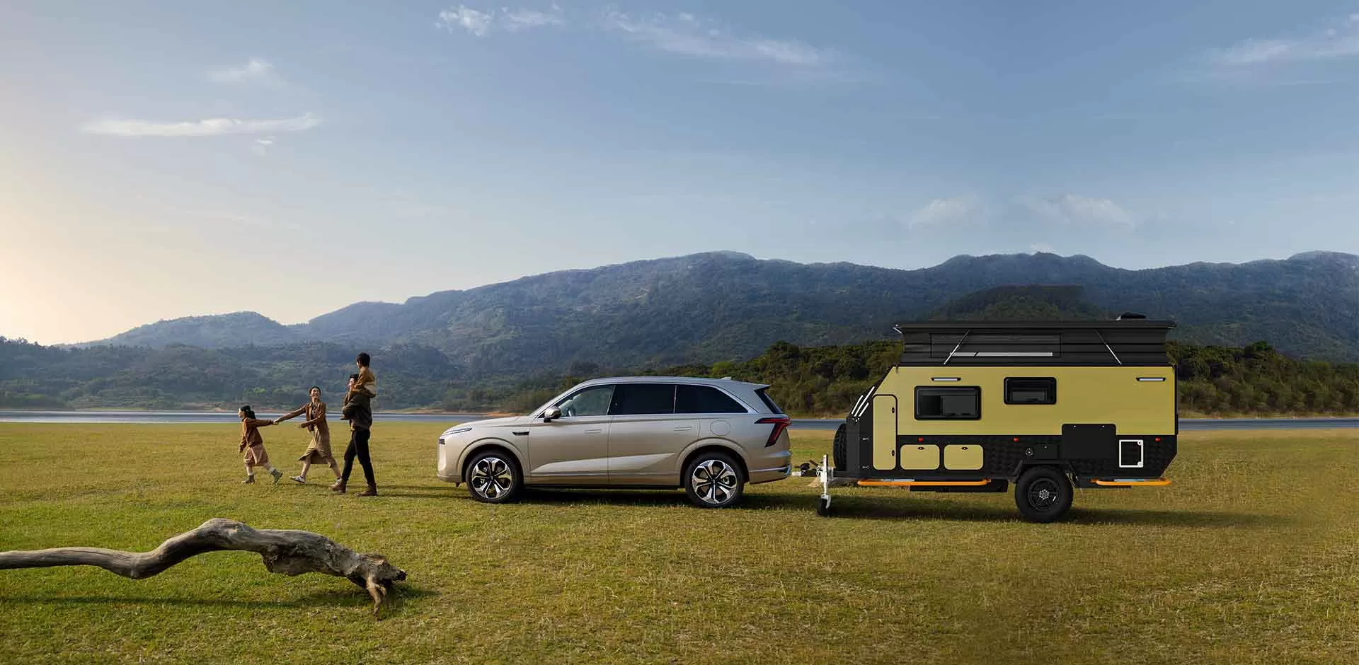 HC-C212 Hybrid Caravan